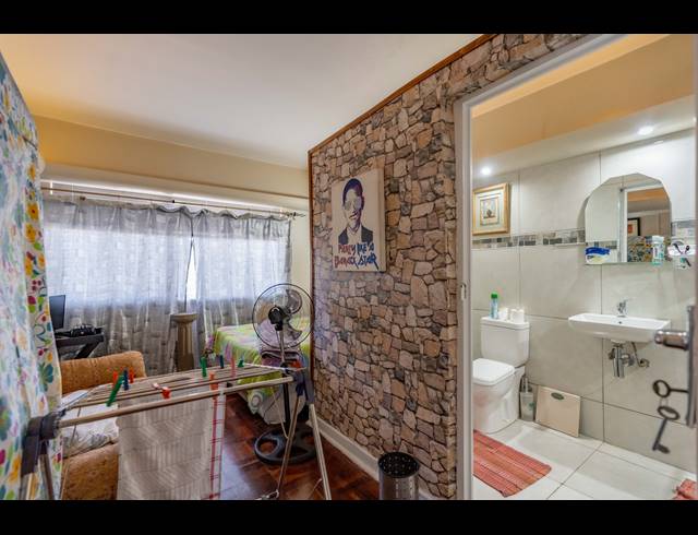 6 BEDROOM HOUSE FOR SALE IN GLENWOOD